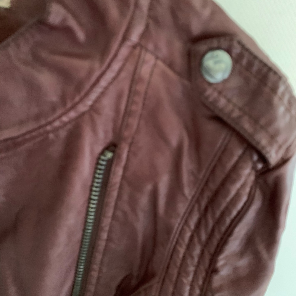 Leather jacket - Picture 5 of 9